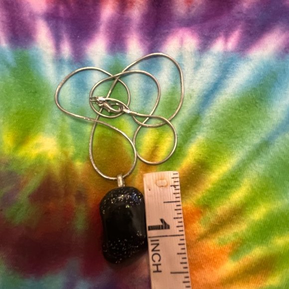 Hand Design Stone - Picture 5 of 16